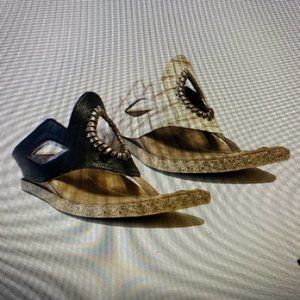 Modzori Lirah Reversible Sandals Size 7